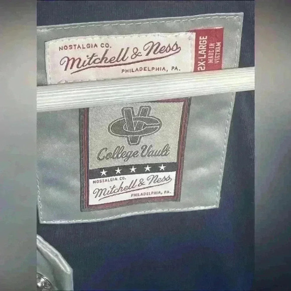 Mitchell & Ness 2XL College Vault Hoyas Jacket - Picture 3 of 7